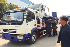 漳州汽车道路救援拖车价格